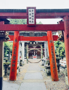 多田朝日森稲荷神社の茅の輪